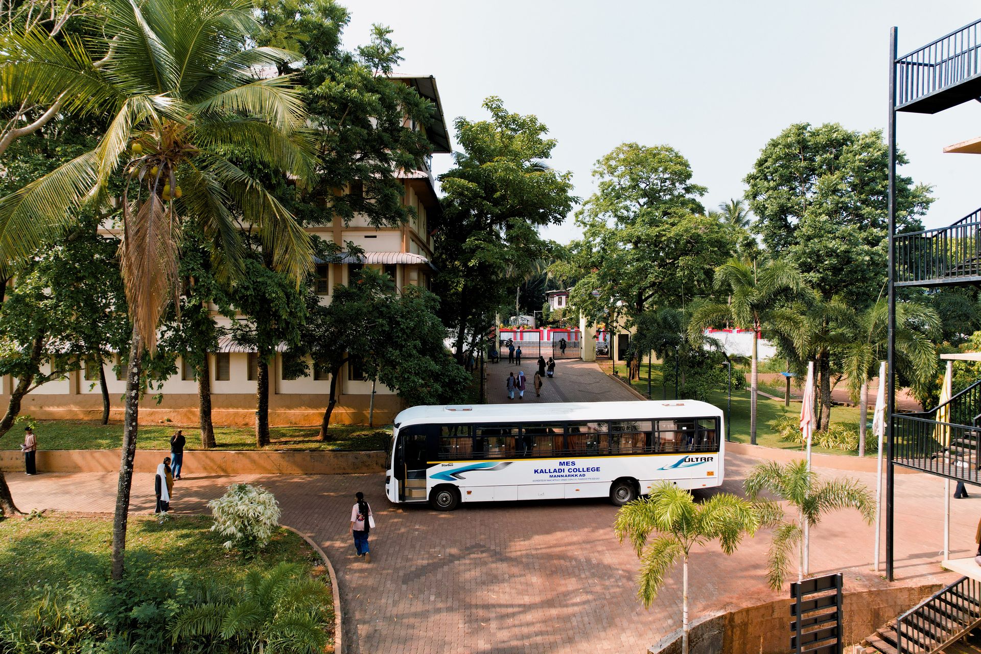 College Bus Service - Image